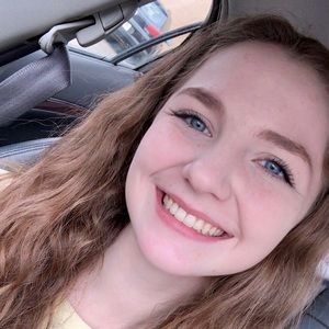 Meet your Posher, Caitlin